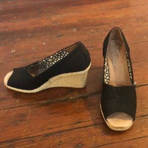 TOMS black canvas open toe espadrille wedges